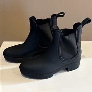 Chelsea Black Ankle Rain Boots